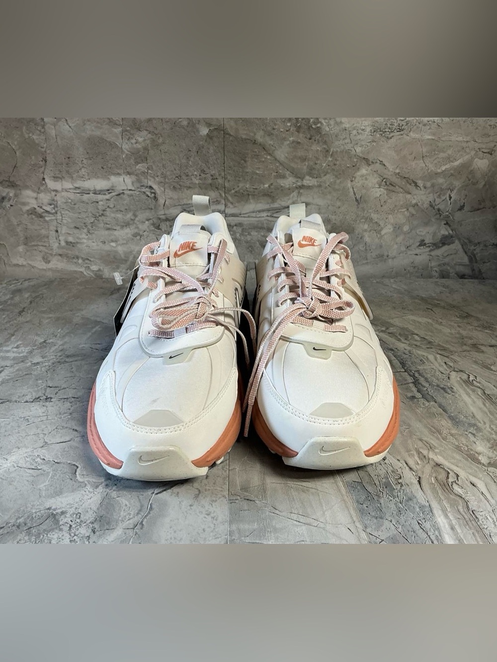 Nike  Sneaker - Picture 2 of 6